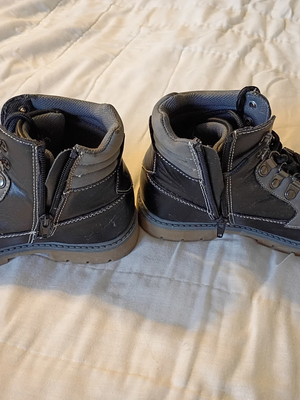 Source Unknown Kids Black and Gray Lace-Up Boots